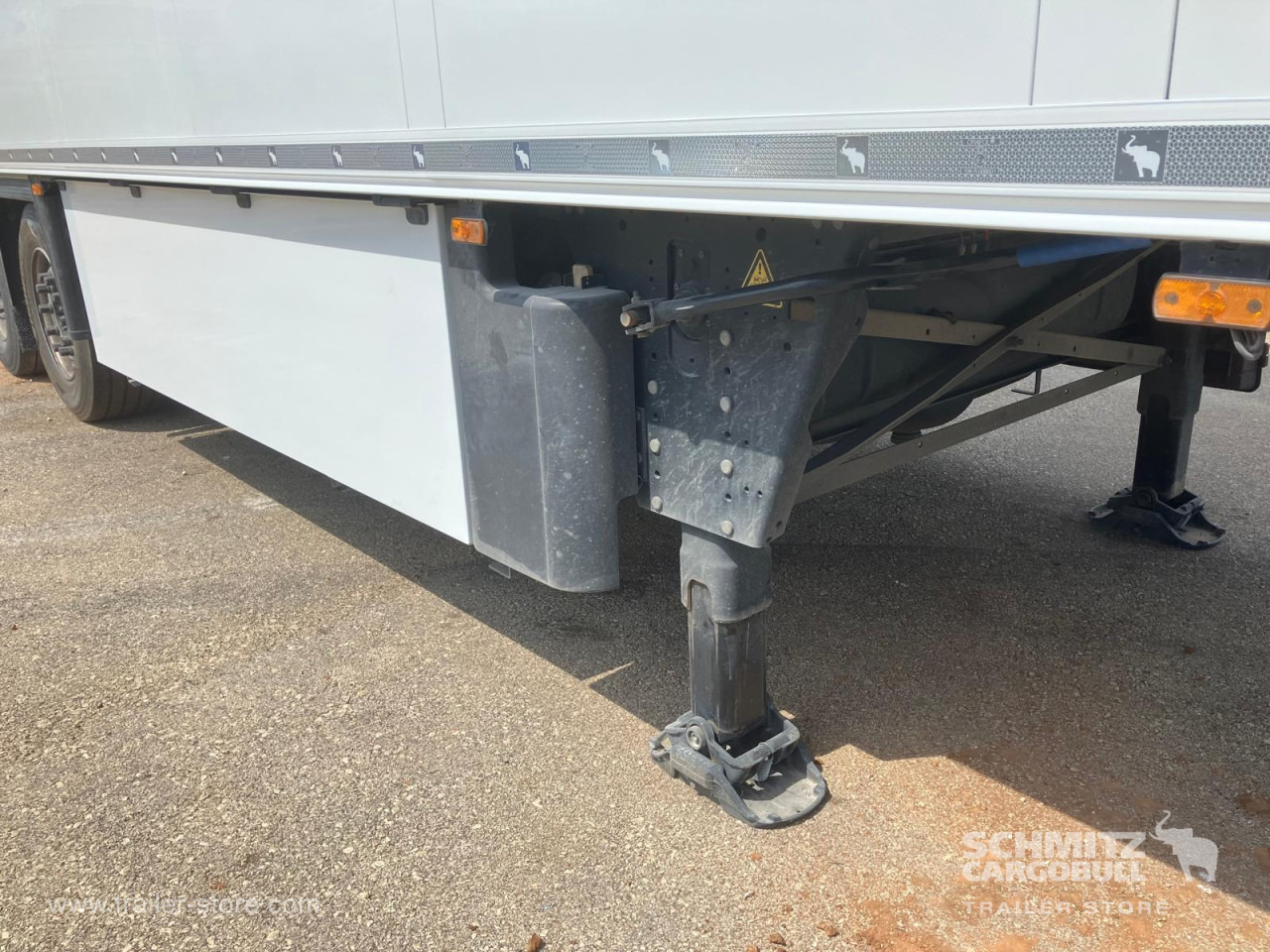 SCHMITZ Semiremolque Frigo Standard Double deck - Isothermal semi-trailer: picture 2 SCHMITZ Semiremolque Frigo Standard Double deck - Isothermal semi-trailer: picture 2