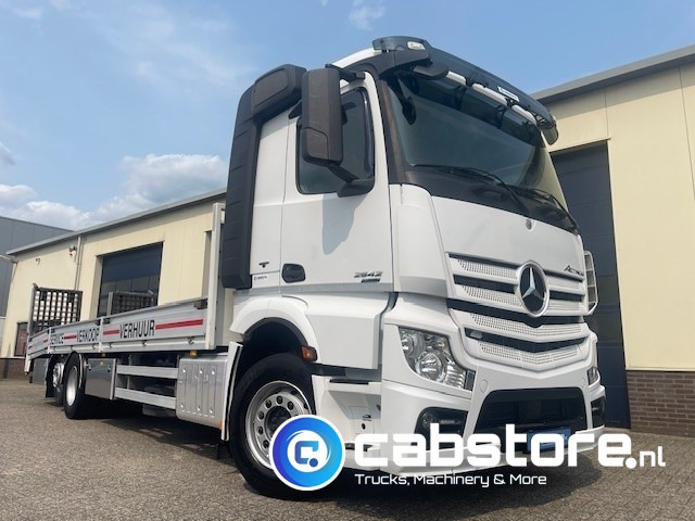 Mercedes-Benz ACTROS Mercedes Benz Actros 2642 6x2 Euro 6 oprijwagen - Machine transporter - Bouwjaar 2012 - Volledig luchtgeveerd - Hydraulische rampen - Liftas - APK 11- - Dropside/ Flatbed truck: picture 3 Mercedes-Benz ACTROS Mercedes Benz Actros 2642 6x2 Euro 6 oprijwagen - Machine transporter - Bouwjaar 2012 - Volledig luchtgeveerd - Hydraulische rampen - Liftas - APK 11- - Dropside/ Flatbed truck: picture 3