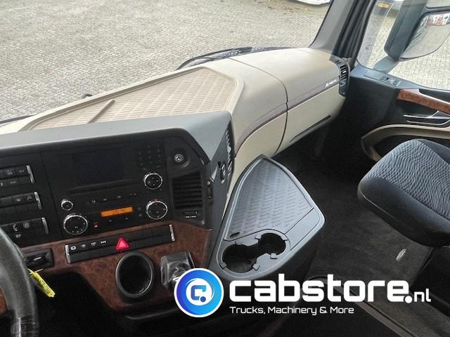 Tractor unit Mercedes-Benz ACTROS 1945 4x2 Euro 5 - Hydraulic unit - Bouwjaar 2013 - km 980.317 - Megaspace: picture 13 Tractor unit Mercedes-Benz ACTROS 1945 4x2 Euro 5 - Hydraulic unit - Bouwjaar 2013 - km 980.317 - Megaspace: picture 13