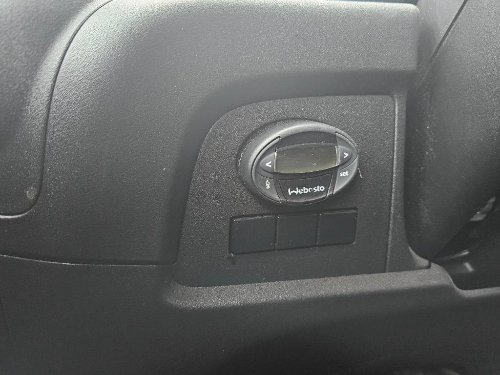 Open body delivery van, Crew cab van Iveco Daily 35S18, 7hlö kevyt ka: picture 11 Open body delivery van, Crew cab van Iveco Daily 35S18, 7hlö kevyt ka: picture 11