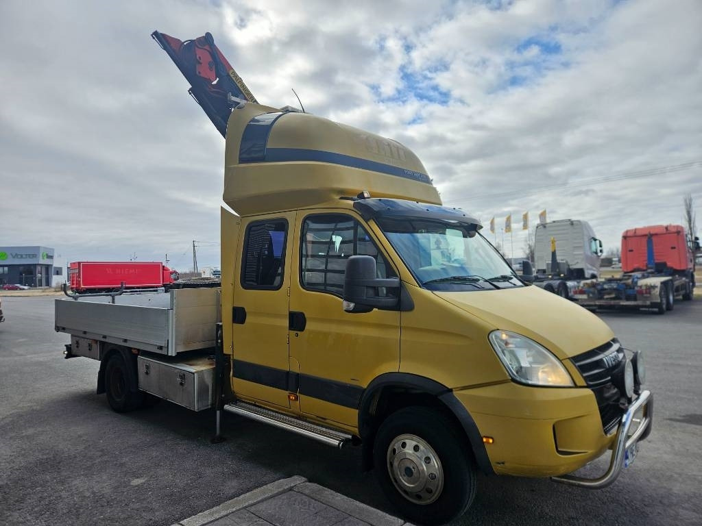 Iveco Daily 65C18 D Palfinger PK3700+ makuuohjaamo - Open body delivery van: picture 3 Iveco Daily 65C18 D Palfinger PK3700+ makuuohjaamo - Open body delivery van: picture 3