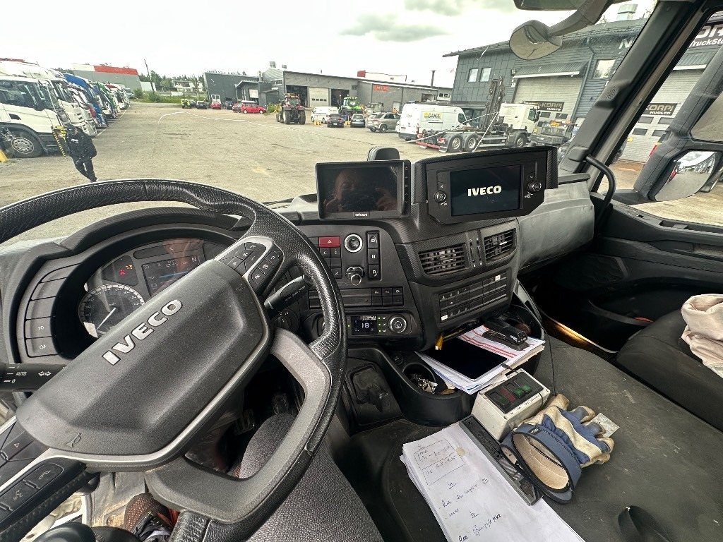 Iveco S-Way AD 260S48 - Crane truck: picture 5 Iveco S-Way AD 260S48 - Crane truck: picture 5