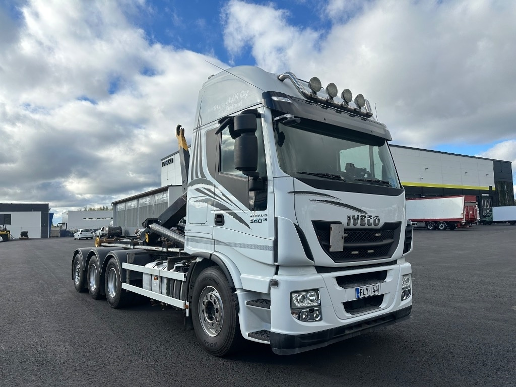 Iveco Stralis 8x4*4 - Hook lift truck: picture 3 Iveco Stralis 8x4*4 - Hook lift truck: picture 3