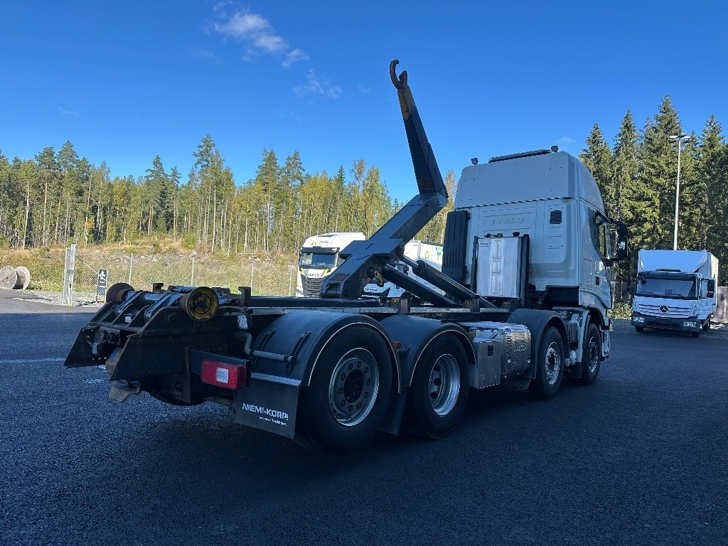 Iveco X-Way AS35S560 8x2 - Hook lift truck: picture 4 Iveco X-Way AS35S560 8x2 - Hook lift truck: picture 4