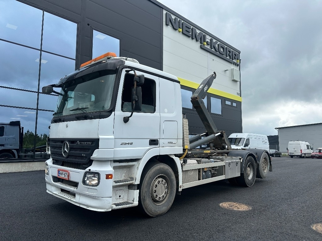 Mercedes-Benz Actros 2545 L 6x2 - Hook lift truck: picture 1 Mercedes-Benz Actros 2545 L 6x2 - Hook lift truck: picture 1