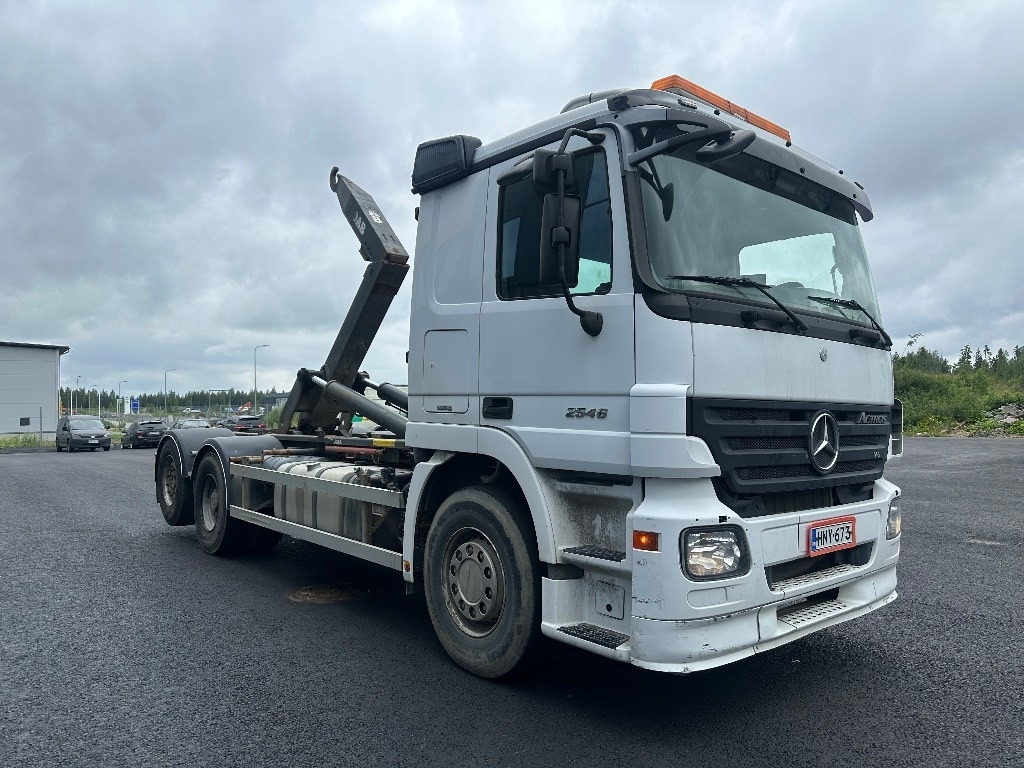 Mercedes-Benz Actros 2545 L 6x2 - Hook lift truck: picture 2 Mercedes-Benz Actros 2545 L 6x2 - Hook lift truck: picture 2