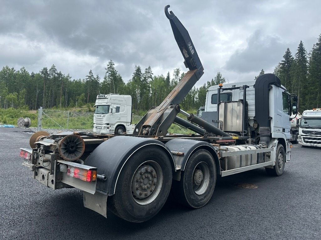 Mercedes-Benz Actros 2545 L 6x2 - Hook lift truck: picture 3 Mercedes-Benz Actros 2545 L 6x2 - Hook lift truck: picture 3