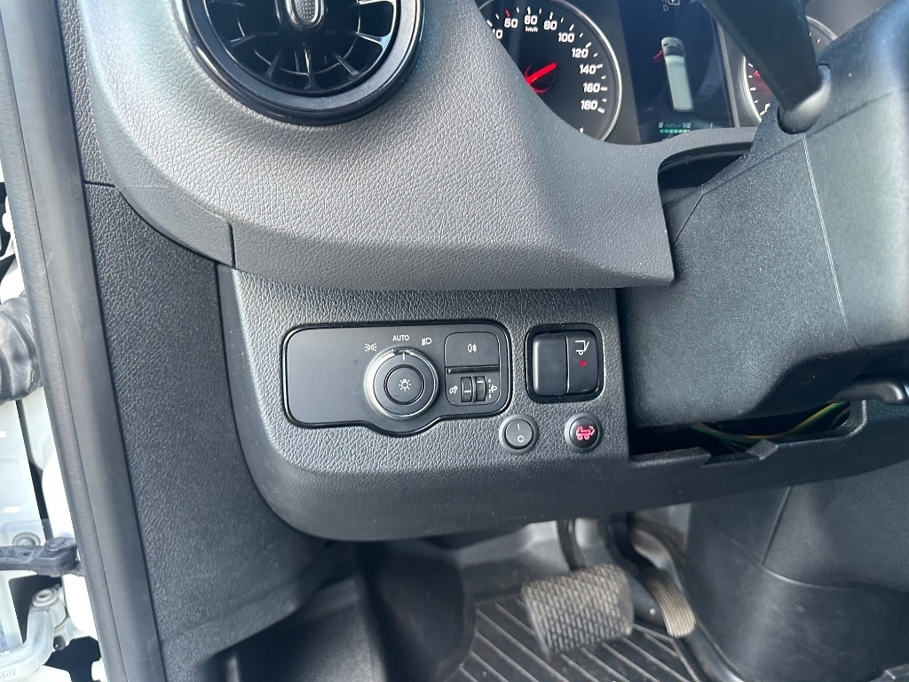 Closed box van Mercedes-Benz Sprinter 516 Nouseva kori: picture 19 Closed box van Mercedes-Benz Sprinter 516 Nouseva kori: picture 19