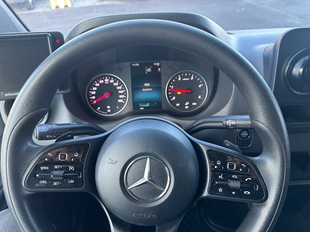 Closed box van Mercedes-Benz Sprinter 516 Nouseva kori: picture 21 Closed box van Mercedes-Benz Sprinter 516 Nouseva kori: picture 21