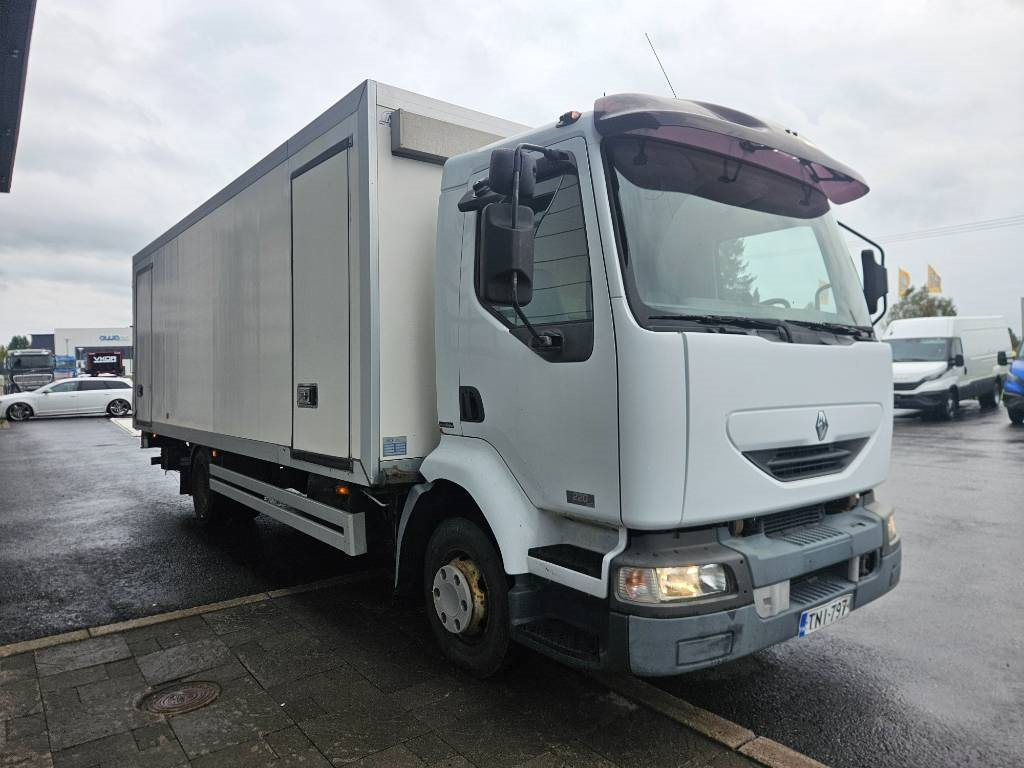 Renault Midlum 220  - Refrigerated truck: picture 2 Renault Midlum 220  - Refrigerated truck: picture 2