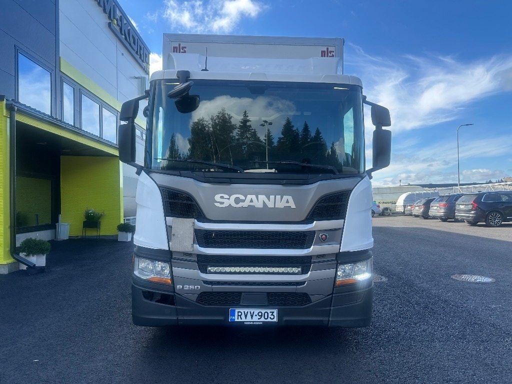 Scania P250  - Box truck: picture 2 Scania P250  - Box truck: picture 2
