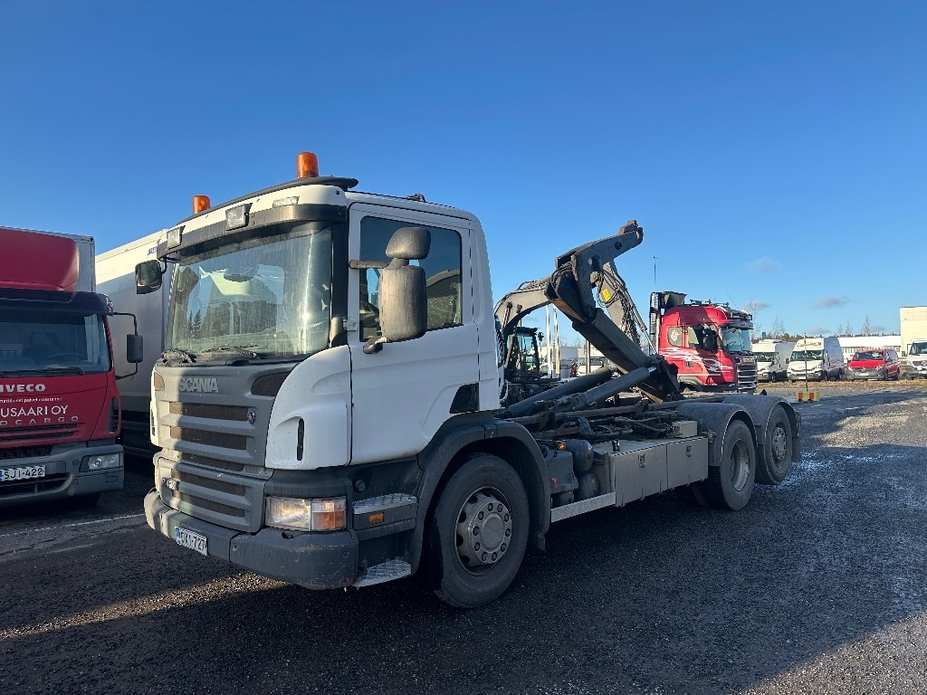 Scania P420 - Hook lift truck: picture 1 Scania P420 - Hook lift truck: picture 1