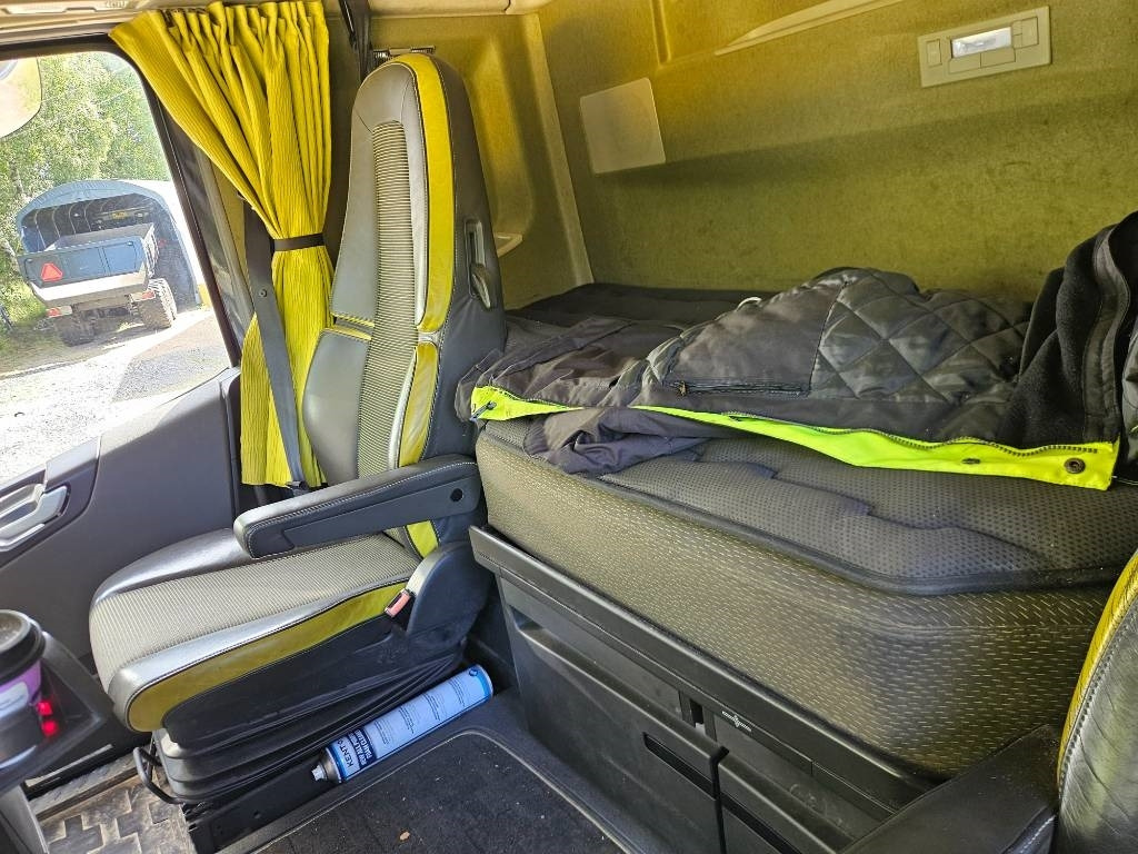 Leasing of Volvo FH 16 750 8x4 76tn yhdistelmä  Volvo FH 16 750 8x4 76tn yhdistelmä: picture 9