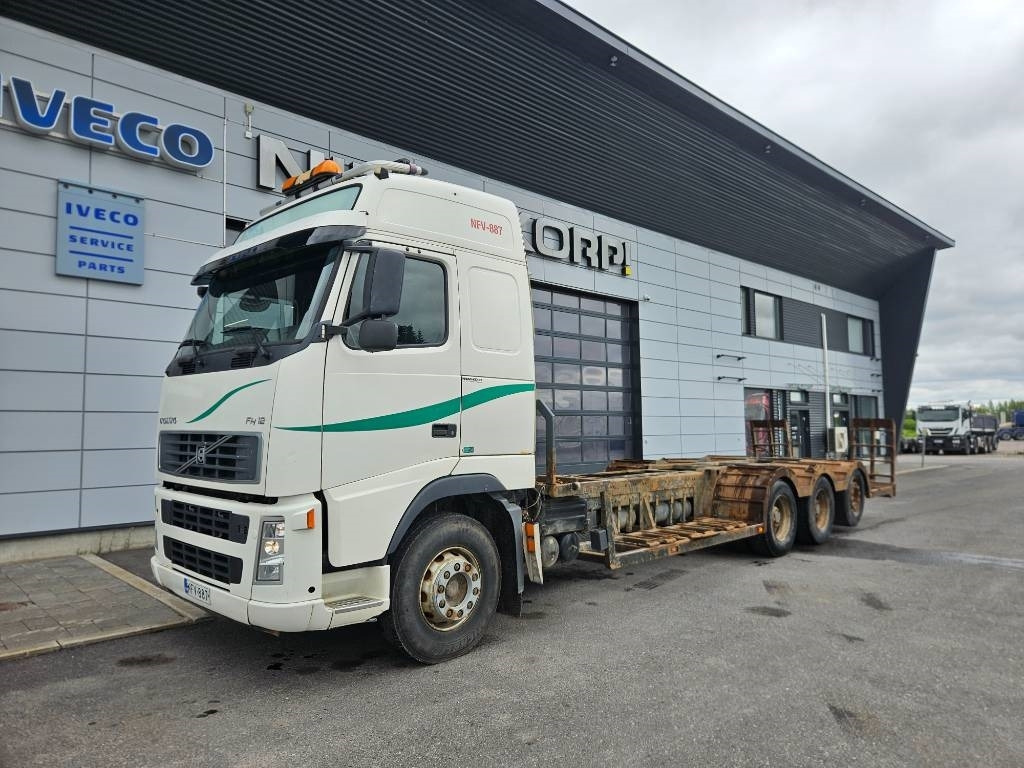 Volvo FH12 8x4 - Timber truck: picture 1 Volvo FH12 8x4 - Timber truck: picture 1
