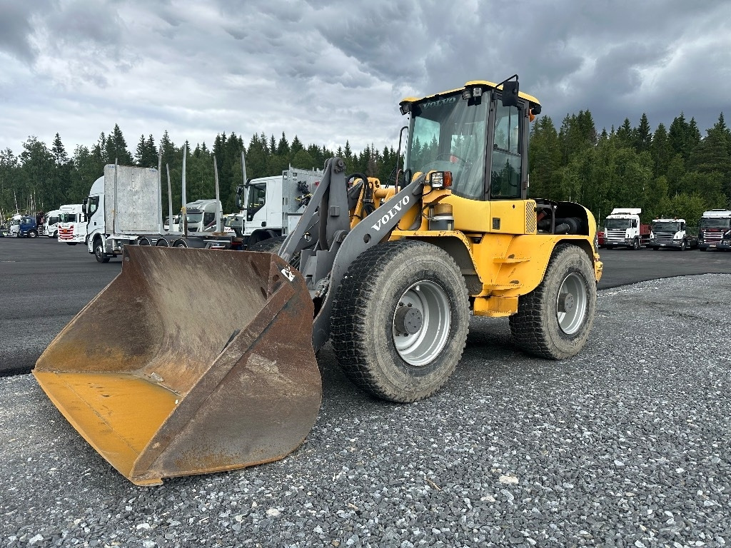 Volvo L45B 4X4 /245  - Wheel loader: picture 1 Volvo L45B 4X4 /245  - Wheel loader: picture 1