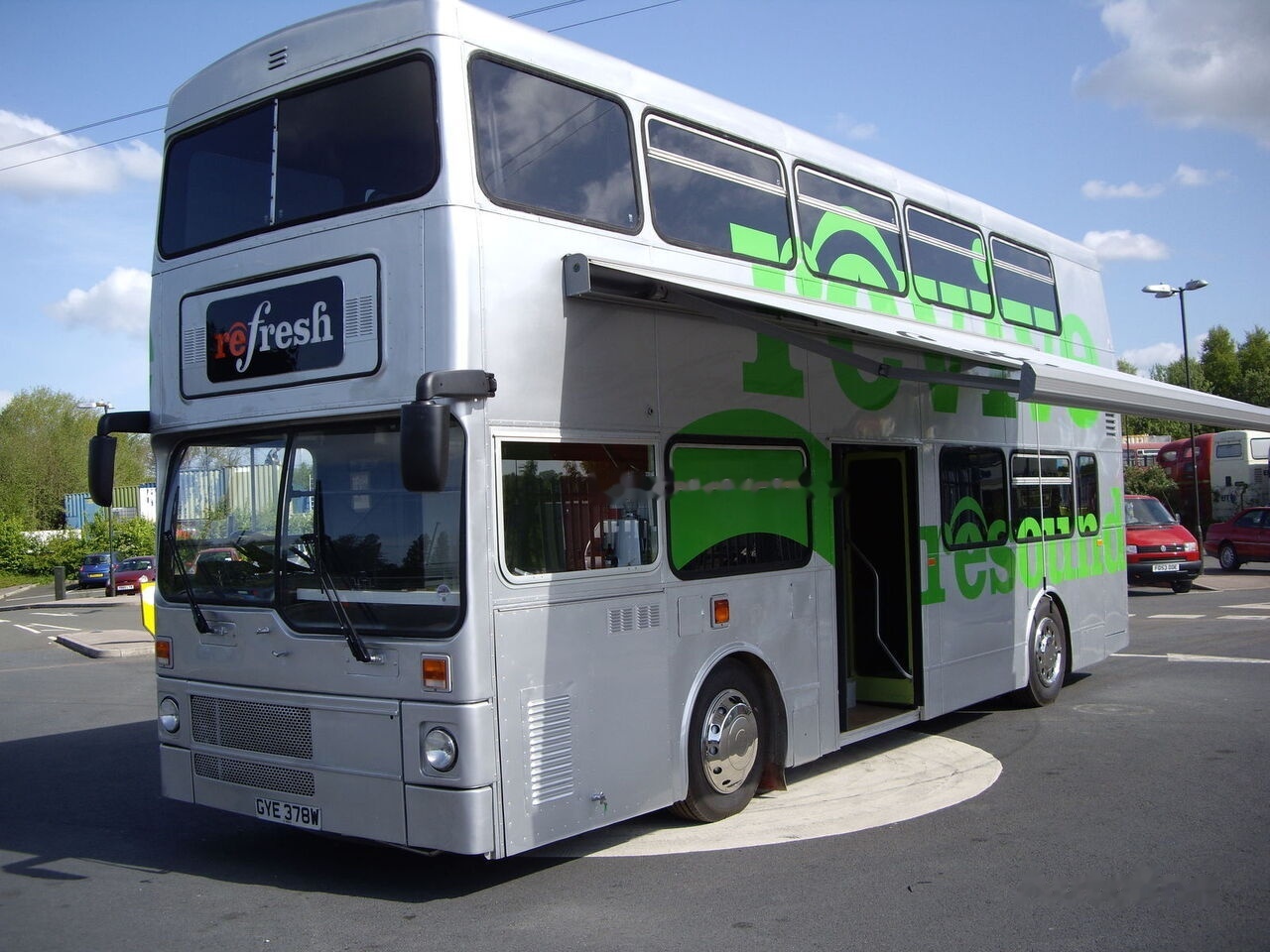 MCW METROBUS British Double Decker Bus Pub Bar Cafe Restaurant - Double-decker bus: picture 1 MCW METROBUS British Double Decker Bus Pub Bar Cafe Restaurant - Double-decker bus: picture 1