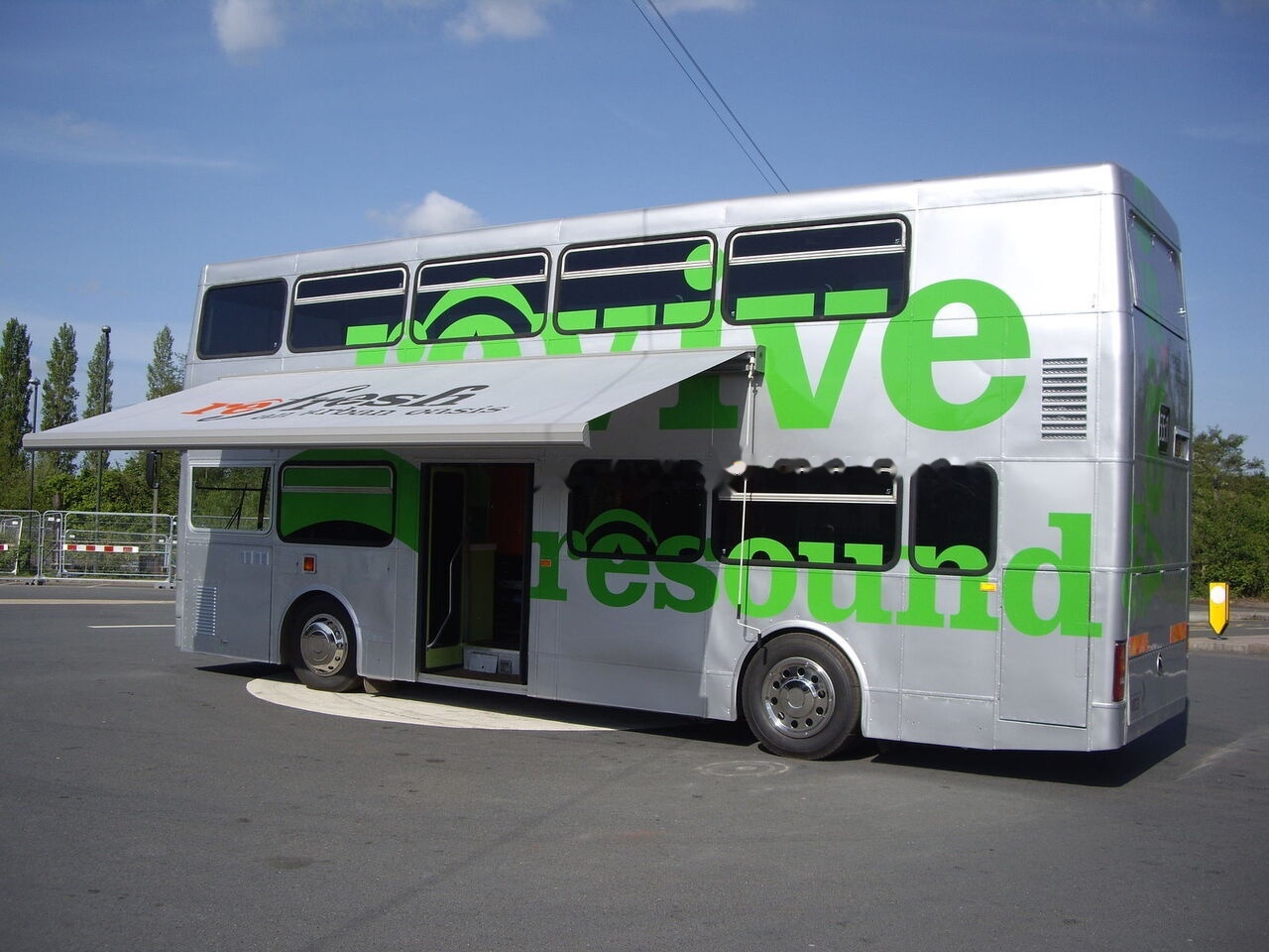 MCW METROBUS British Double Decker Bus Pub Bar Cafe Restaurant - Double-decker bus: picture 2 MCW METROBUS British Double Decker Bus Pub Bar Cafe Restaurant - Double-decker bus: picture 2