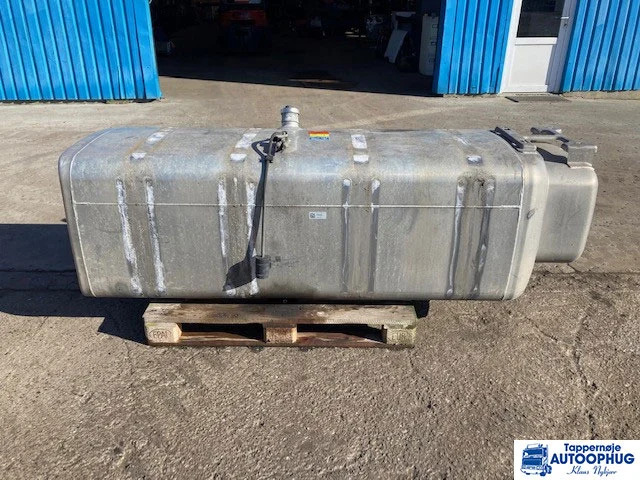 Scania Diesel tank 1000 liter Scania 1896480 - Fuel tank for Truck: picture 3 Scania Diesel tank 1000 liter Scania 1896480 - Fuel tank for Truck: picture 3