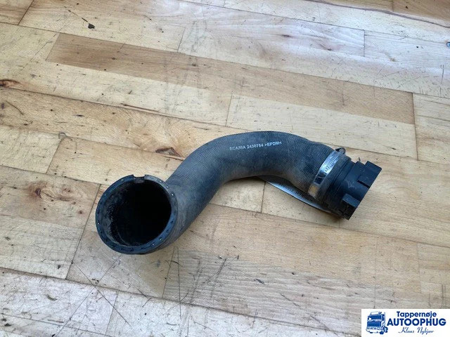 Scania Kølerslange Scania 2438754 - Engine and parts for Truck: picture 1 Scania Kølerslange Scania 2438754 - Engine and parts for Truck: picture 1