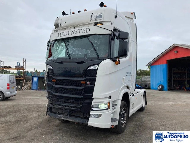 Scania R450 4X2 Retarder Damage - Tractor unit: picture 1 Scania R450 4X2 Retarder Damage - Tractor unit: picture 1