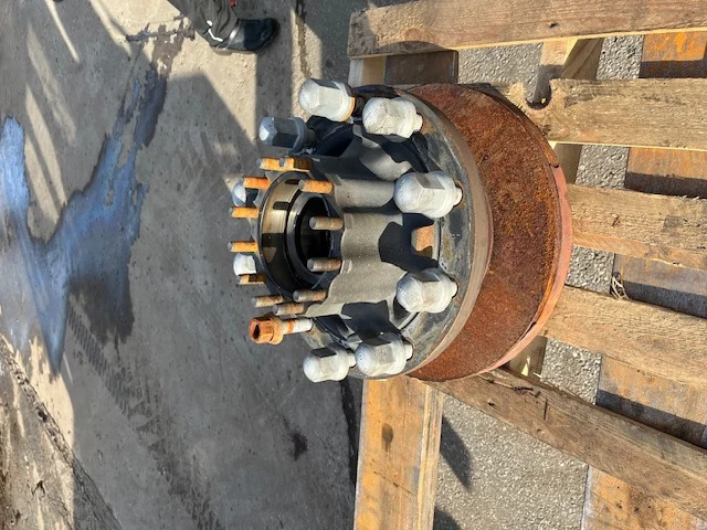 Volvo 22037077 – Volvo Rear hub - Axle and parts for Truck: picture 1 Volvo 22037077 – Volvo Rear hub - Axle and parts for Truck: picture 1