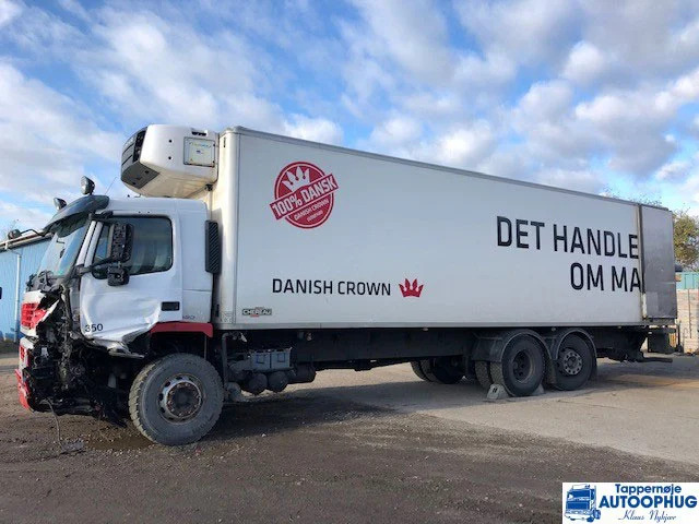 Volvo FM330 Coolerbox 6×2 - Refrigerated truck: picture 3 Volvo FM330 Coolerbox 6×2 - Refrigerated truck: picture 3