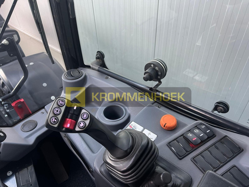 Wheel loader Giant G 5000: picture 17