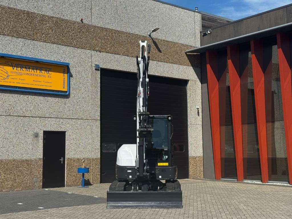 Bobcat E60 R2, 2024, 54 hours!! - Crawler excavator: picture 4 Bobcat E60 R2, 2024, 54 hours!! - Crawler excavator: picture 4