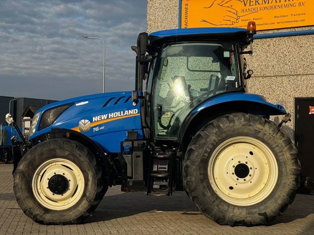 New Holland T6.145 Auto Command, frontlinkage, GPS ready, 4162 - Farm tractor: picture 2 New Holland T6.145 Auto Command, frontlinkage, GPS ready, 4162 - Farm tractor: picture 2