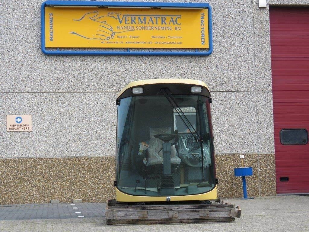 New Holland TX - Cab for Agricultural machinery: picture 1 New Holland TX - Cab for Agricultural machinery: picture 1