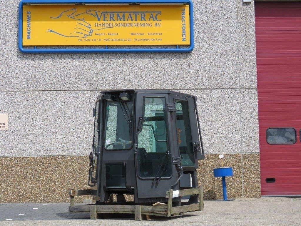 New Holland CE - Spare parts for Truck: picture 1 New Holland CE - Spare parts for Truck: picture 1