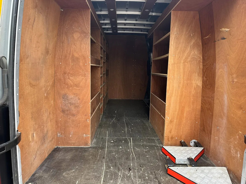 Volkswagen Crafter 50 MAXI 163PK AIRCO CAMERA 3 ZITS 91TKM - Panel van: picture 5 Volkswagen Crafter 50 MAXI 163PK AIRCO CAMERA 3 ZITS 91TKM - Panel van: picture 5