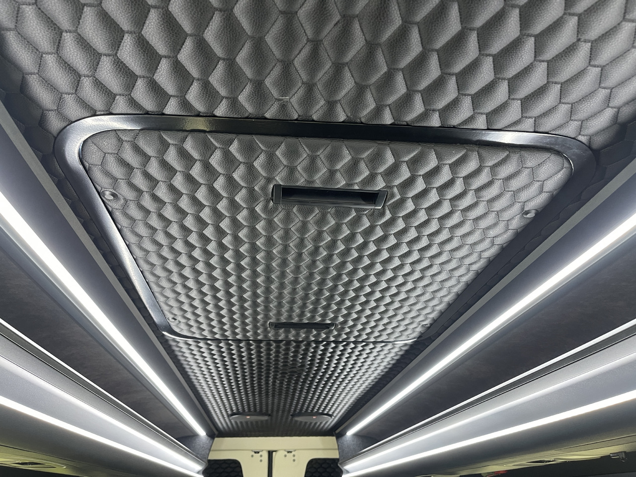 New Minibus, People carrier MERCEDES-BENZ SPRINTER 519 CDI (MB BUSPERFECT): picture 44