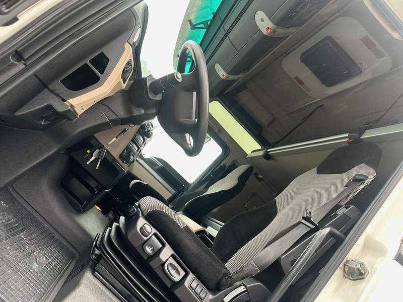 MAN TGX 18.500 - Tractor unit: picture 5 MAN TGX 18.500 - Tractor unit: picture 5