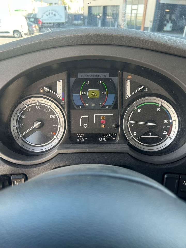 DAF XF 460 XF460 Super Space Cab - Tractor unit: picture 3 DAF XF 460 XF460 Super Space Cab - Tractor unit: picture 3