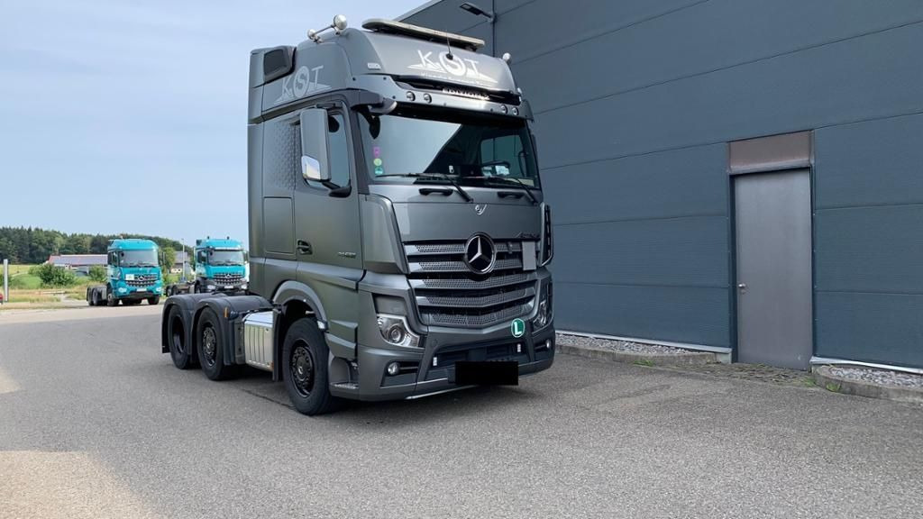 Mercedes-Benz Actros Edition 2 BiXenon KlimaA Navi Massage - Tractor unit: picture 1 Mercedes-Benz Actros Edition 2 BiXenon KlimaA Navi Massage - Tractor unit: picture 1