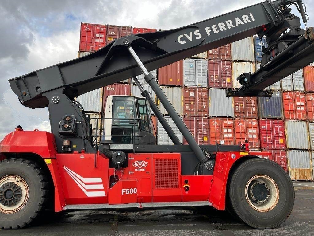 CVS Ferrari F500RS6 S - Reach stacker: picture 1 CVS Ferrari F500RS6 S - Reach stacker: picture 1