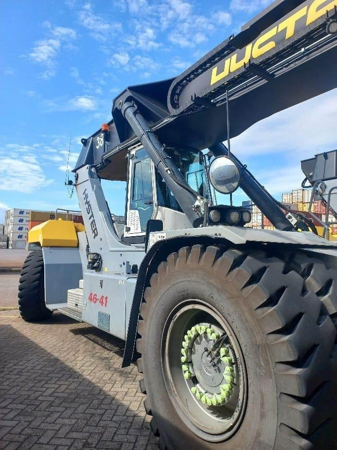 Hyster RS46-41XD/67S - Reach stacker: picture 1 Hyster RS46-41XD/67S - Reach stacker: picture 1