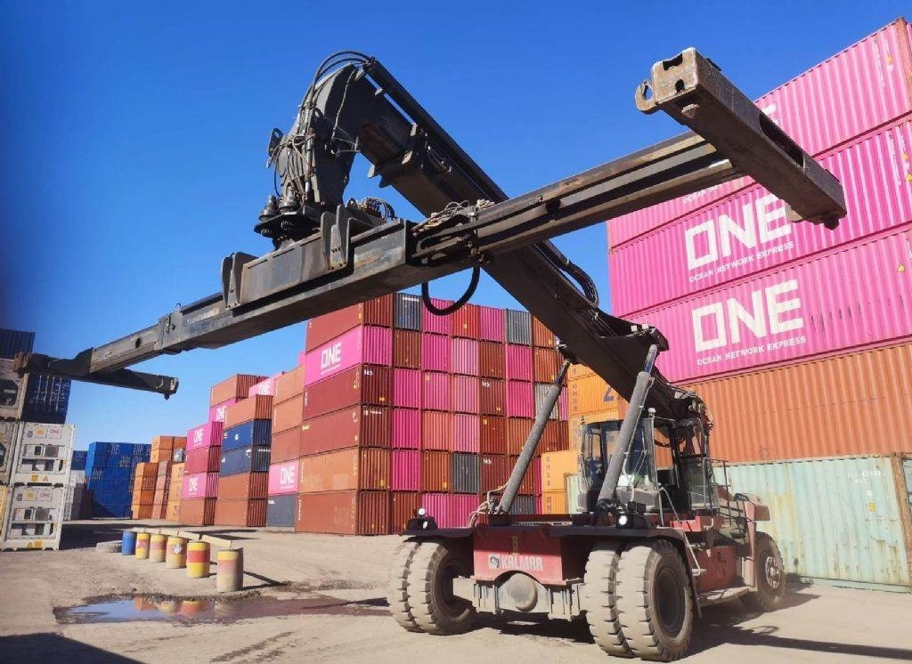 Kalmar DRG100-54S6 - Reach stacker: picture 1 Kalmar DRG100-54S6 - Reach stacker: picture 1