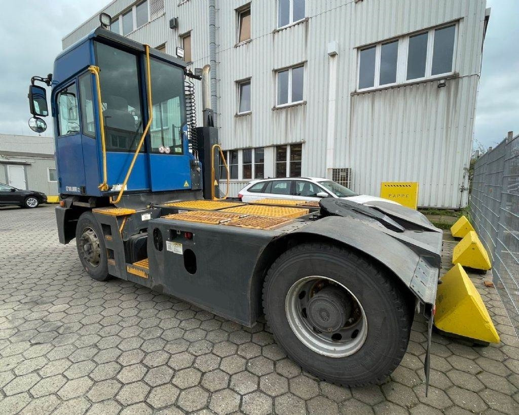 Kalmar T2 - Terminal tractor: picture 5 Kalmar T2 - Terminal tractor: picture 5