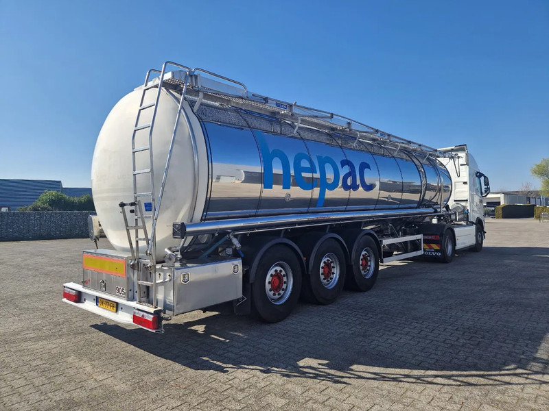 Feldbinder 38000 liter 3 kamer tankoplegger met CIP Leiding en tank verwarming - Tanker semi-trailer: picture 4 Feldbinder 38000 liter 3 kamer tankoplegger met CIP Leiding en tank verwarming - Tanker semi-trailer: picture 4