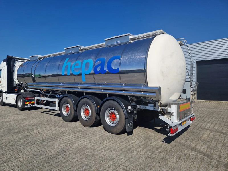 Feldbinder 38000 liter 3 kamer tankoplegger met CIP Leiding en tank verwarming - Tanker semi-trailer: picture 2 Feldbinder 38000 liter 3 kamer tankoplegger met CIP Leiding en tank verwarming - Tanker semi-trailer: picture 2