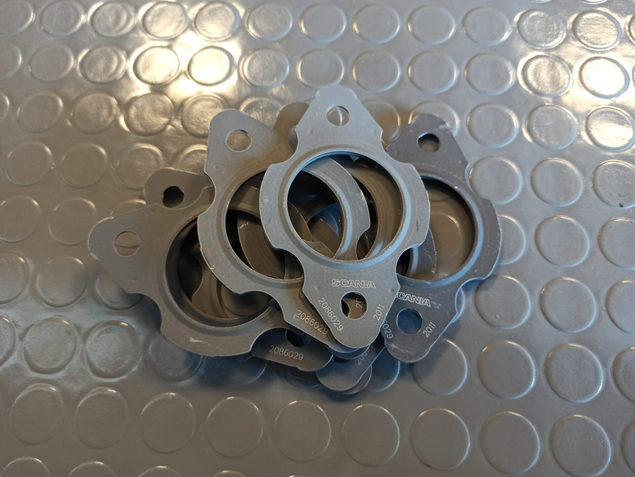 SCANIA EXHAUST MANIFOLD GASKET - 2086029 - Exhaust manifold for Truck: picture 1 SCANIA EXHAUST MANIFOLD GASKET - 2086029 - Exhaust manifold for Truck: picture 1