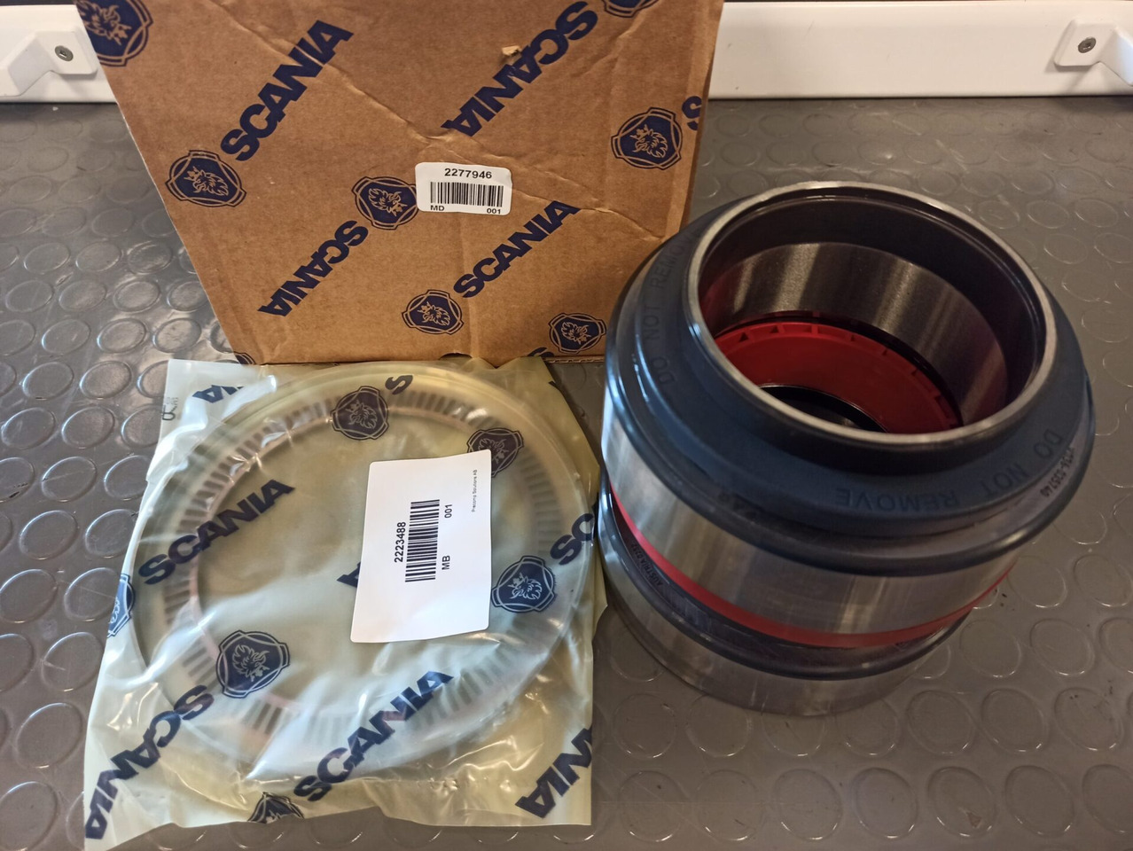 SCANIA WHEEL BEARING UNIT - 2277946 - Axle and parts for Truck: picture 1 SCANIA WHEEL BEARING UNIT - 2277946 - Axle and parts for Truck: picture 1