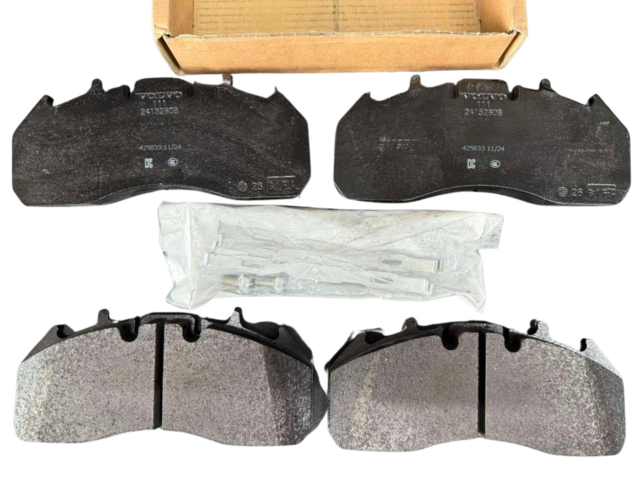 VOLVO BRAKE PADS 24204886 - Brake pads for Truck: picture 3 VOLVO BRAKE PADS 24204886 - Brake pads for Truck: picture 3