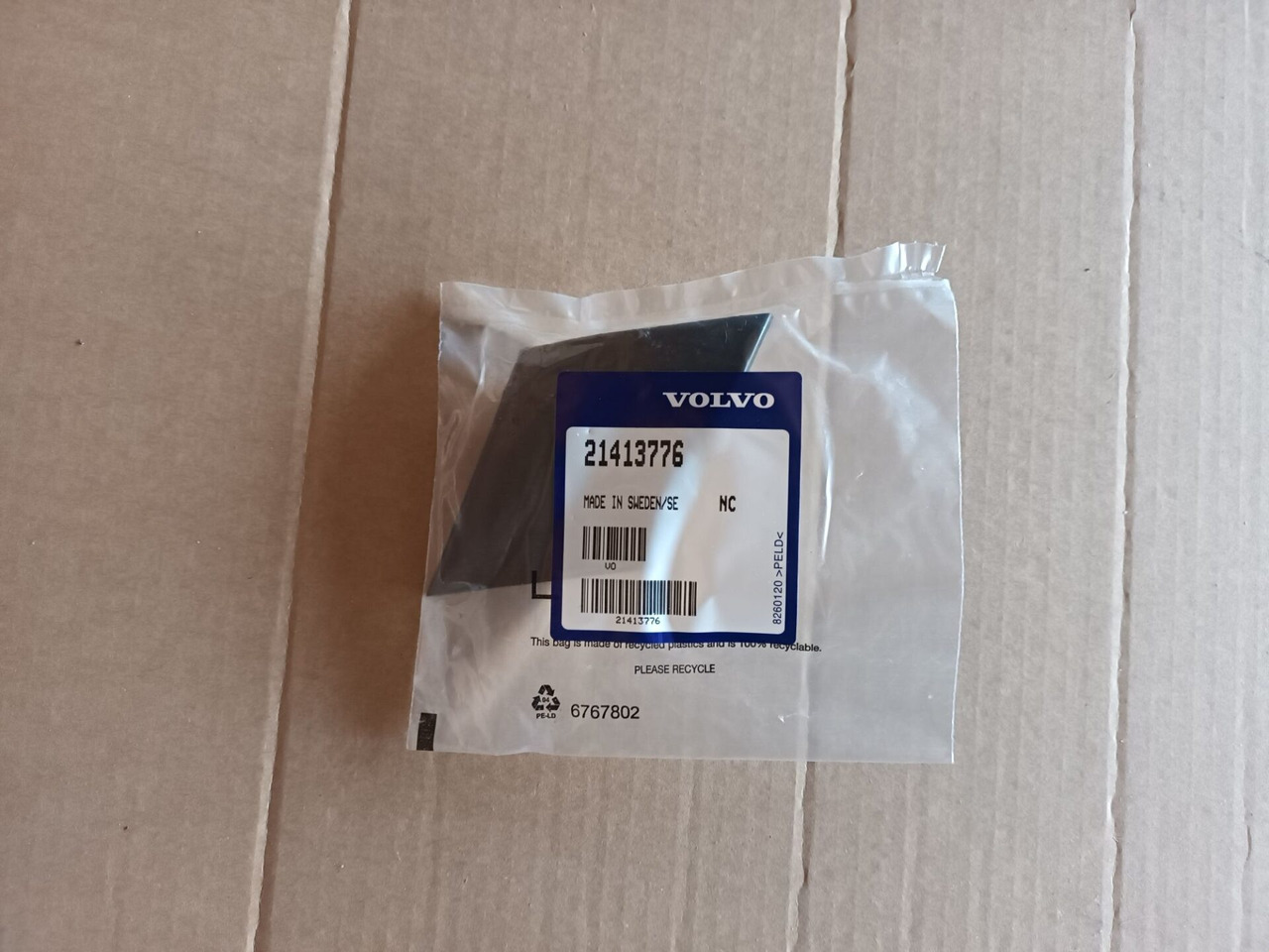 VOLVO LAMP LID 21413776 - Lights/ Lighting for Truck: picture 1 VOLVO LAMP LID 21413776 - Lights/ Lighting for Truck: picture 1