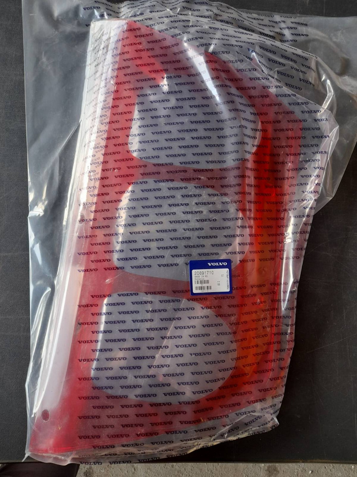 VOLVO LENS 20891710 - Lights/ Lighting for Truck: picture 3 VOLVO LENS 20891710 - Lights/ Lighting for Truck: picture 3