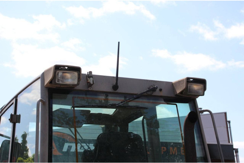 Wheel loader Ahlmann AS90: picture 15