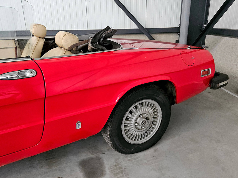 Alfa Romeo Spider 2000 - Car: picture 5 Alfa Romeo Spider 2000 - Car: picture 5