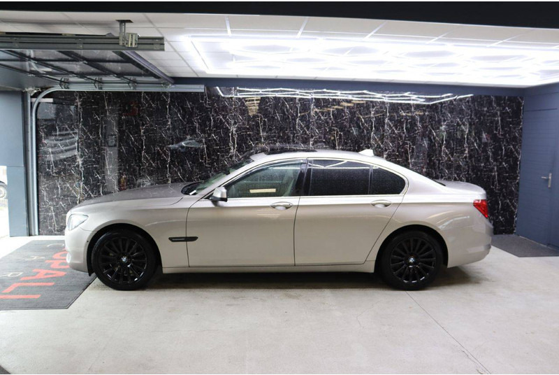 BMW 7 Serie 750i XDRIVE - Saloon car: picture 2 BMW 7 Serie 750i XDRIVE - Saloon car: picture 2